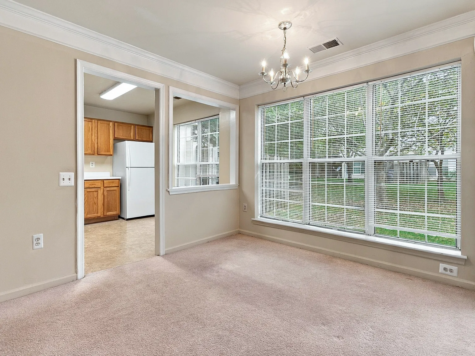 2 bed, 1253 sqft, $2,100 — Photo 4