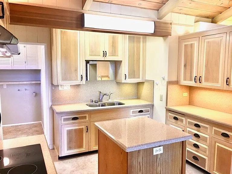 12202 Boulder View Dr — Photo 7