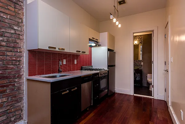 Rented by Nooklyn NYC LLC | media 1