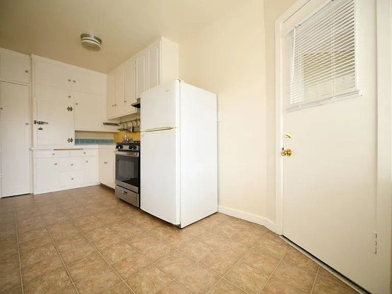 432-450 Euclid Ave — Photo 10