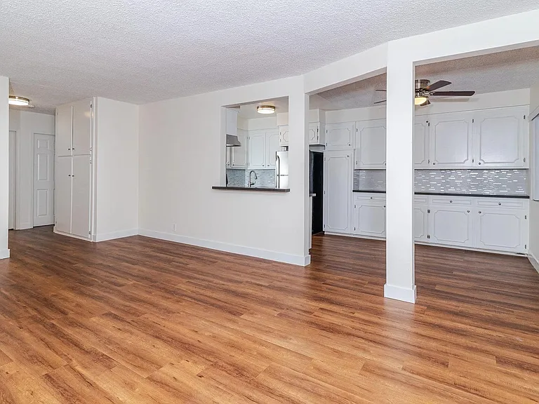 1254 E 1st St #12 — Photo 7