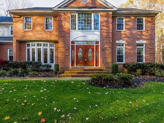 3rd image of 1712 Justin Dr