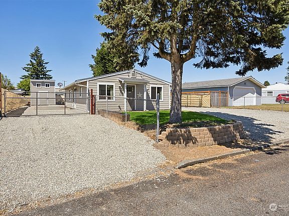 3rd image of 4815 Yew Lane SW
