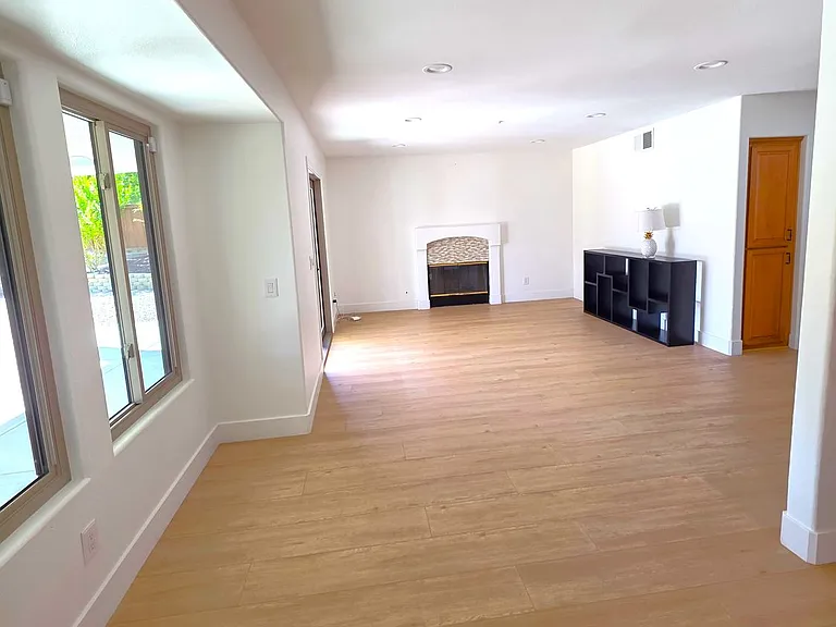 8531 Tyler St — Photo 11