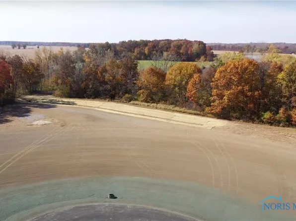 11 Coach House Lot Loop, Bowling Green, OH 43402