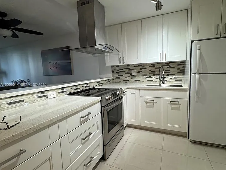 600 Three Islands Blvd #317 — Photo 9