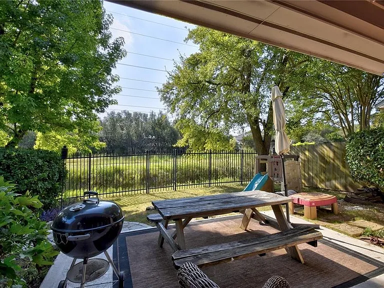 7 Muirfield Greens Ln — Photo 38