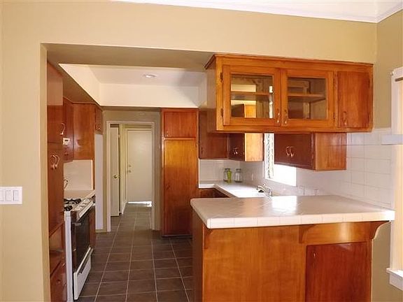 3rd image of 8131 Washington Ave