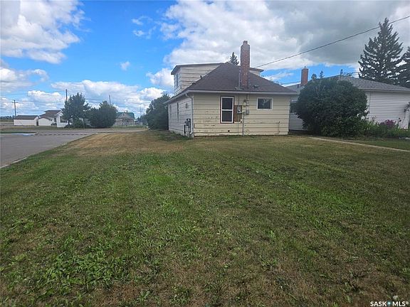 3rd image of 419 Main STREET