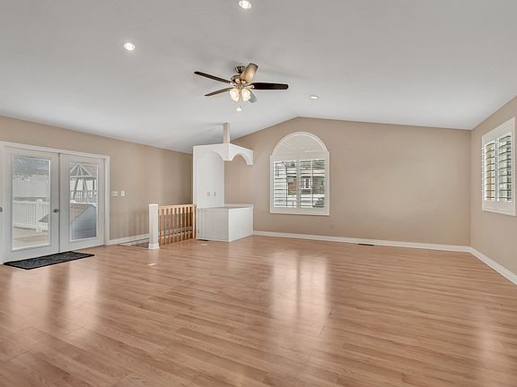 5th image of 634 N Adamswood Rd