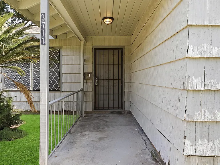 3711 Cosby St — Photo 2