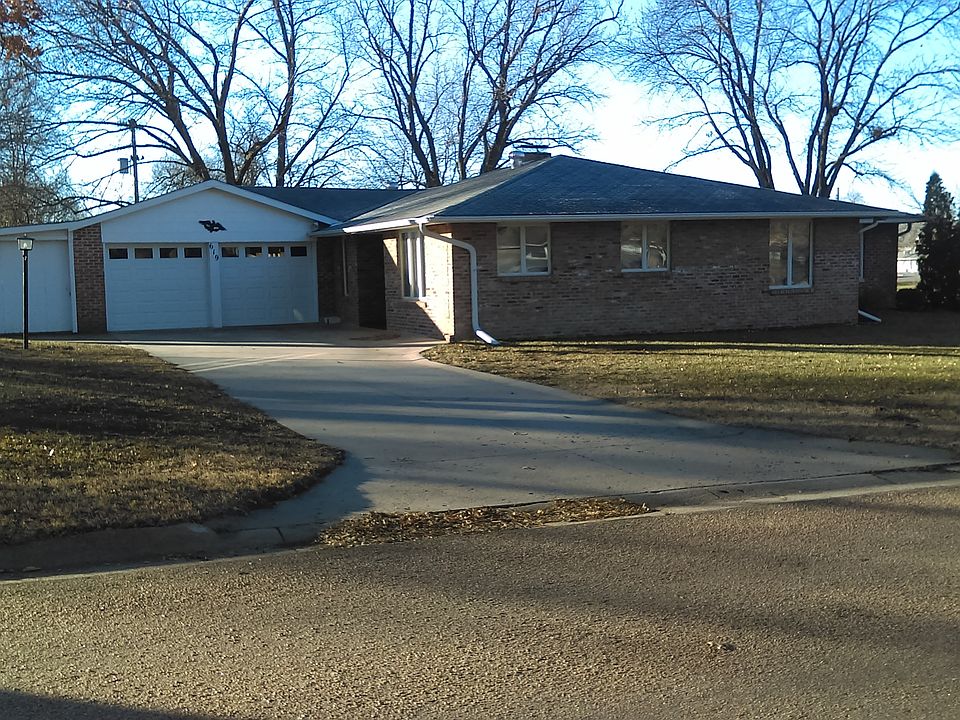 1st image of 619 W. E Street