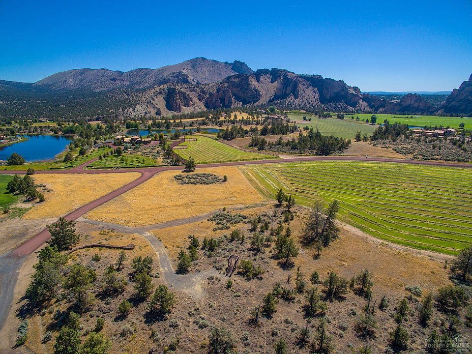 1st image of 10595 NE Vineyard Way