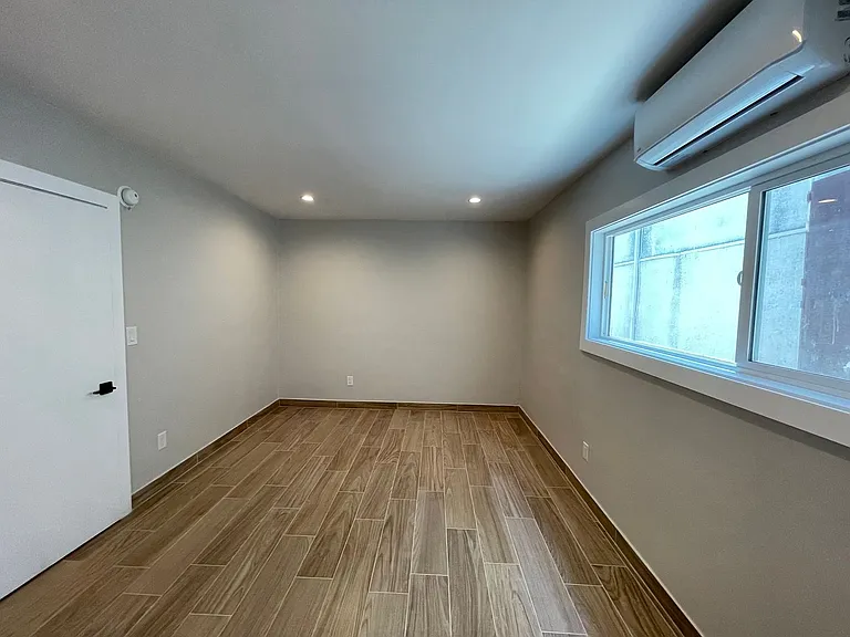 20301 Cohasset St — Photo 27