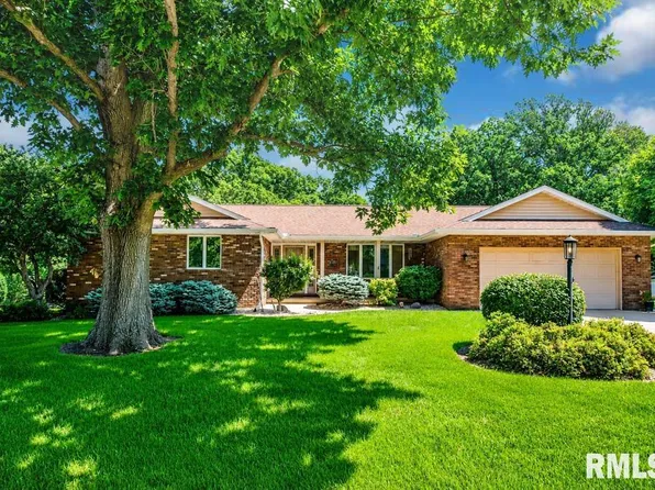 306 E White Oak Ct, East Peoria, IL 61611