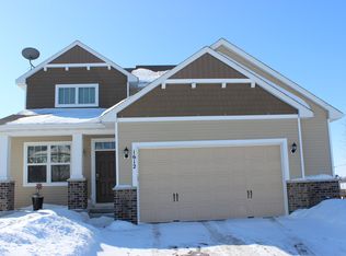 1612 Hackberry Ct, Carver, MN 55315