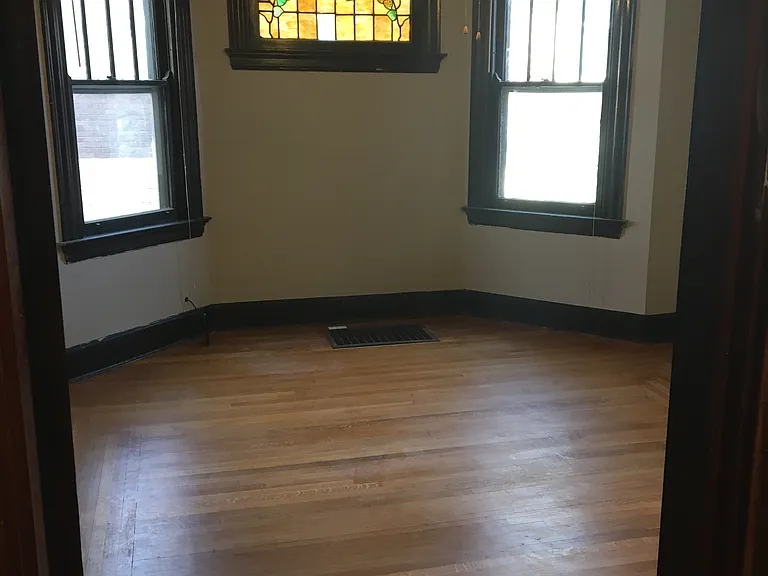 340 Warner St #A — Photo 4