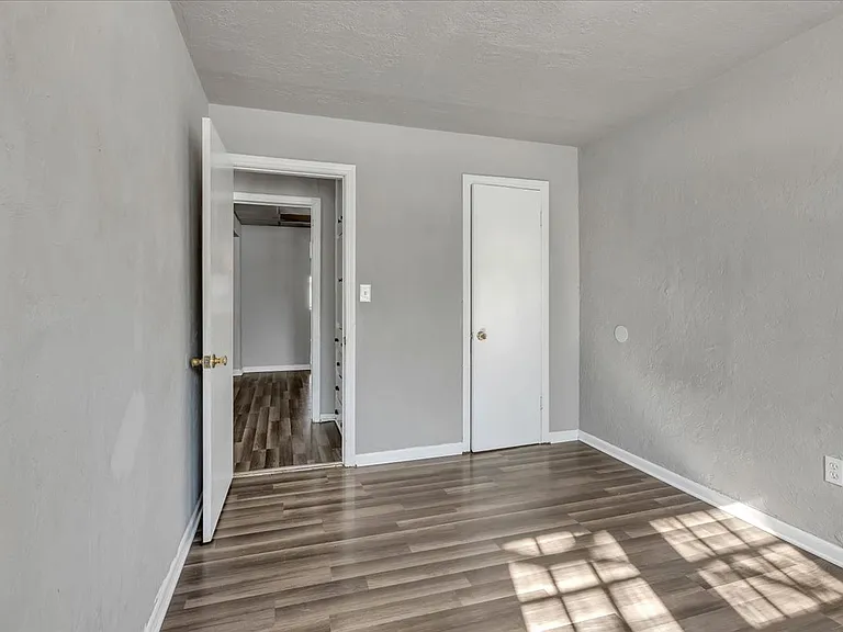 545 SW 46th St — Photo 22