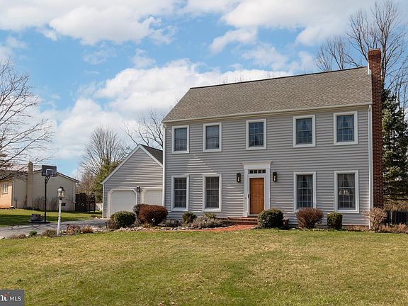 2nd image of 611 Lynnwood Dr