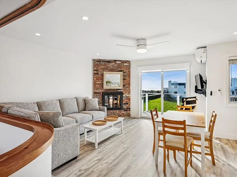 707 Old Montauk Hwy #6C — Photo 7
