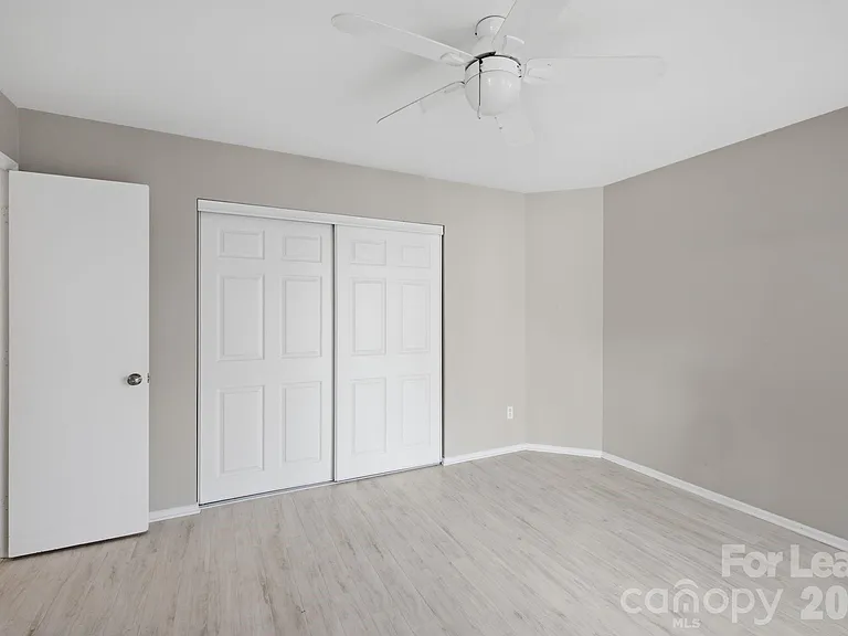 18841 Vineyard Point Ln — Photo 16