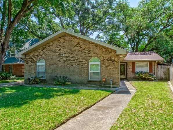 7984 Edgelake Ct, New Orleans, LA 70126