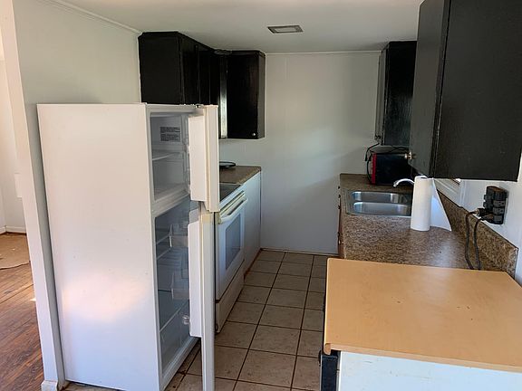 4th image of 108 Ashley Ave