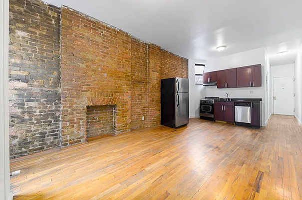 Rented by A&E Real Estate Management | media 6