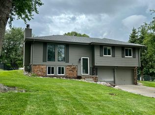 306 Corral Cir, Papillion, NE 68046