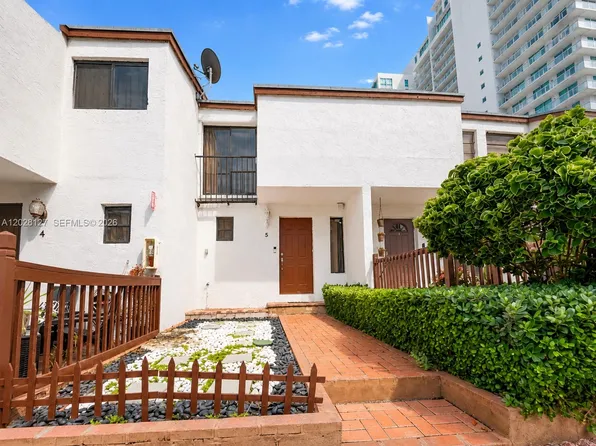1901 NW South River Dr APT 5A, Miami, FL 33125