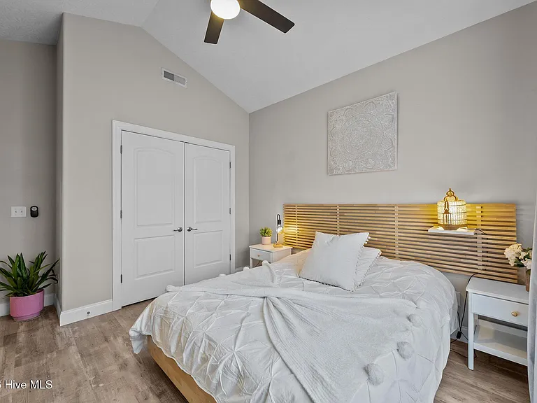 508 Azalea Dr — Photo 8