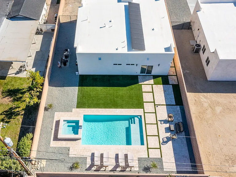 15553 Avenue Manzana — Photo 19