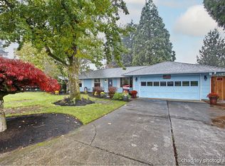 21651 S Clear View Ct, Oregon City, OR 97045