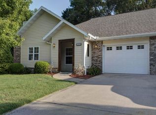 1055 W Ildereen Ct, Springfield, MO 65807