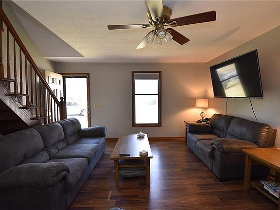3rd image of 3259 Pinewood Dr