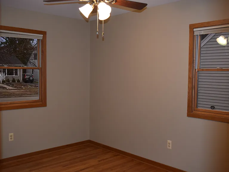 1140 Hull Ave — Photo 7