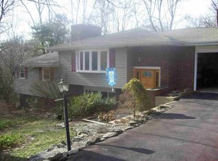5 Hill And Hollow Rd, Hyde Park, NY 12538