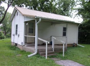 363 Central St, White Hall, IL 62092