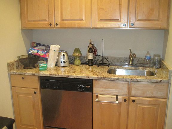 4th image of 681 W Wrightwood Ave