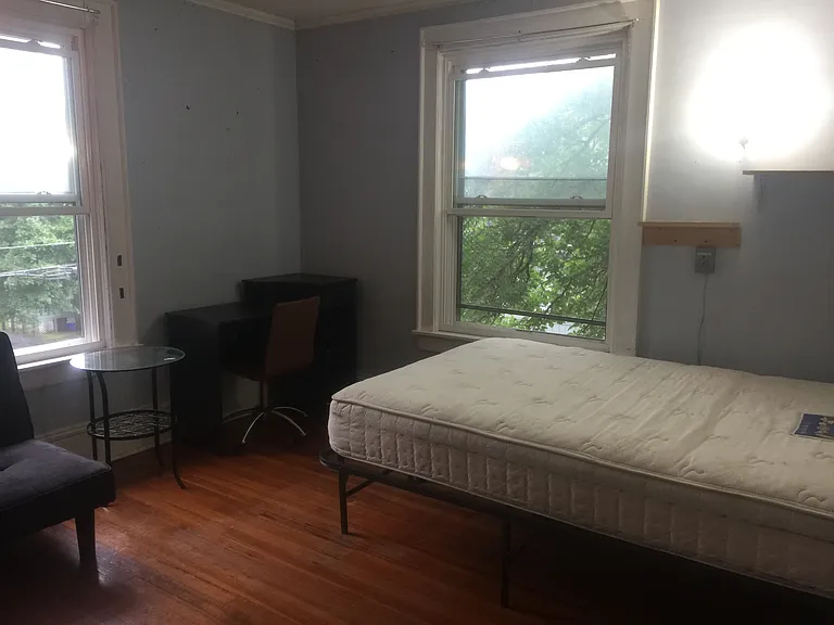 815 Lancaster Ave — Photo 6