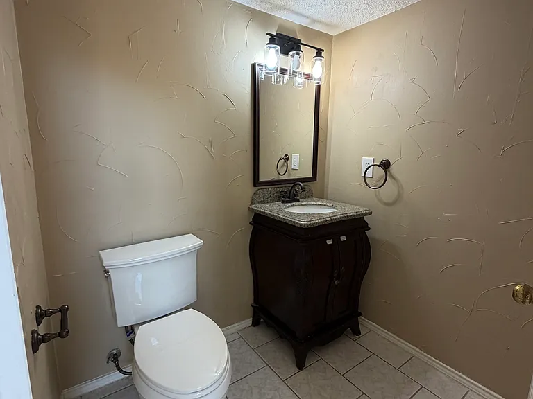 705 Cimarron Trl — Photo 16