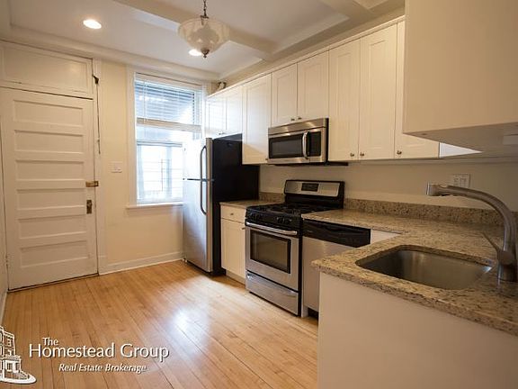 3rd image of 1445 W Berteau Ave #0NE
