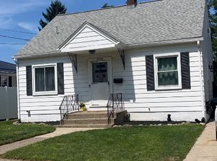 1956 W 33rd St, Erie, PA 16508