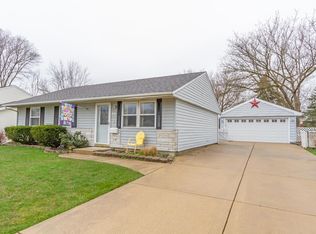 314 Field Ln, Streamwood, IL 60107
