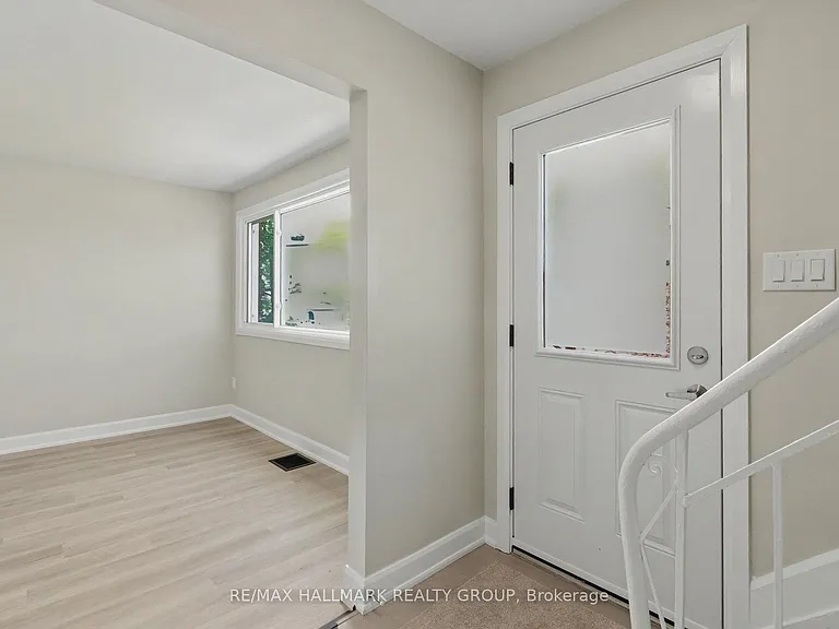 1202 Byron Ave #1 — Photo 3
