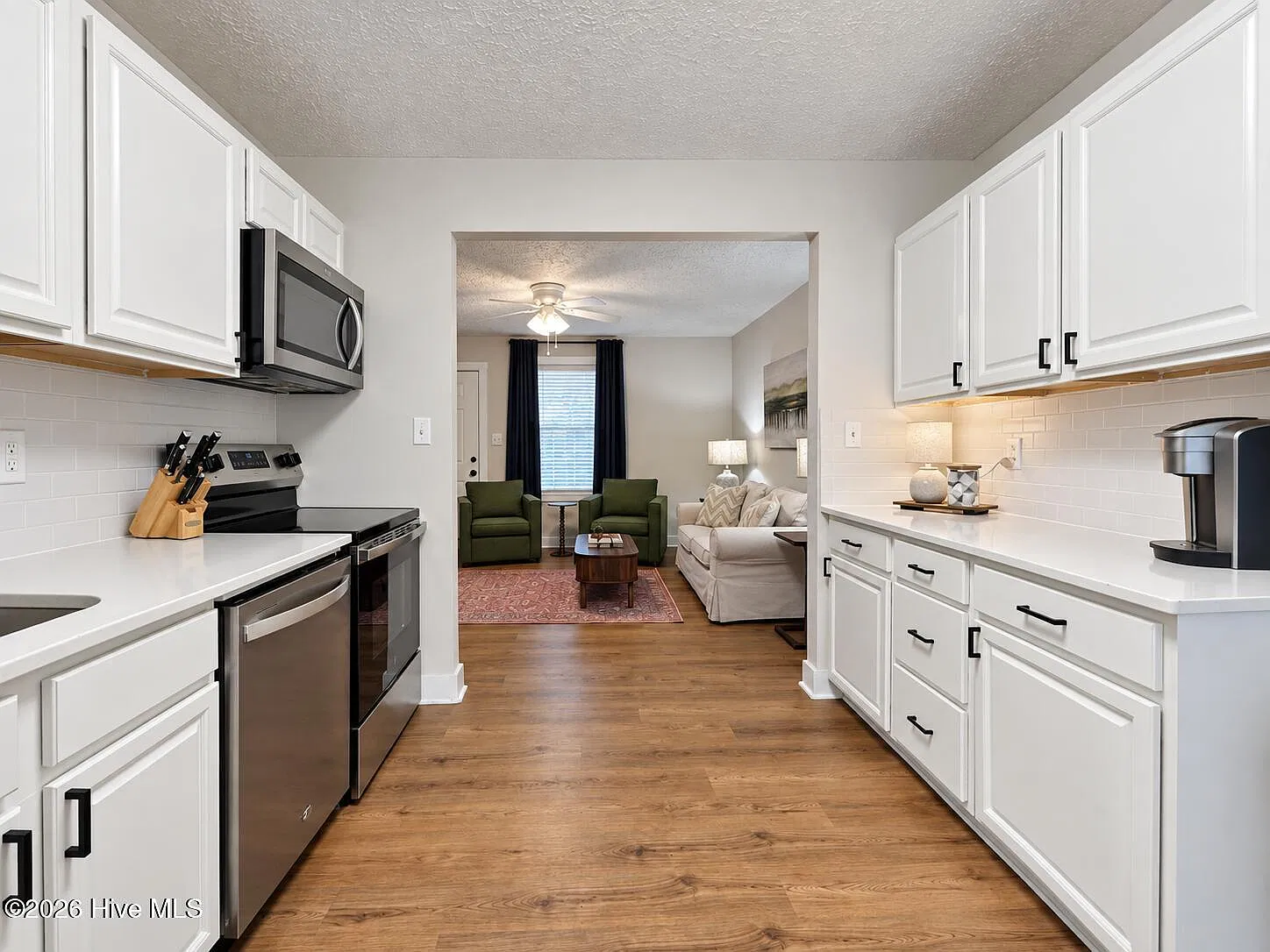 2 bed, 1.0 bath, 700 sqft, $1,795 — Photo 3