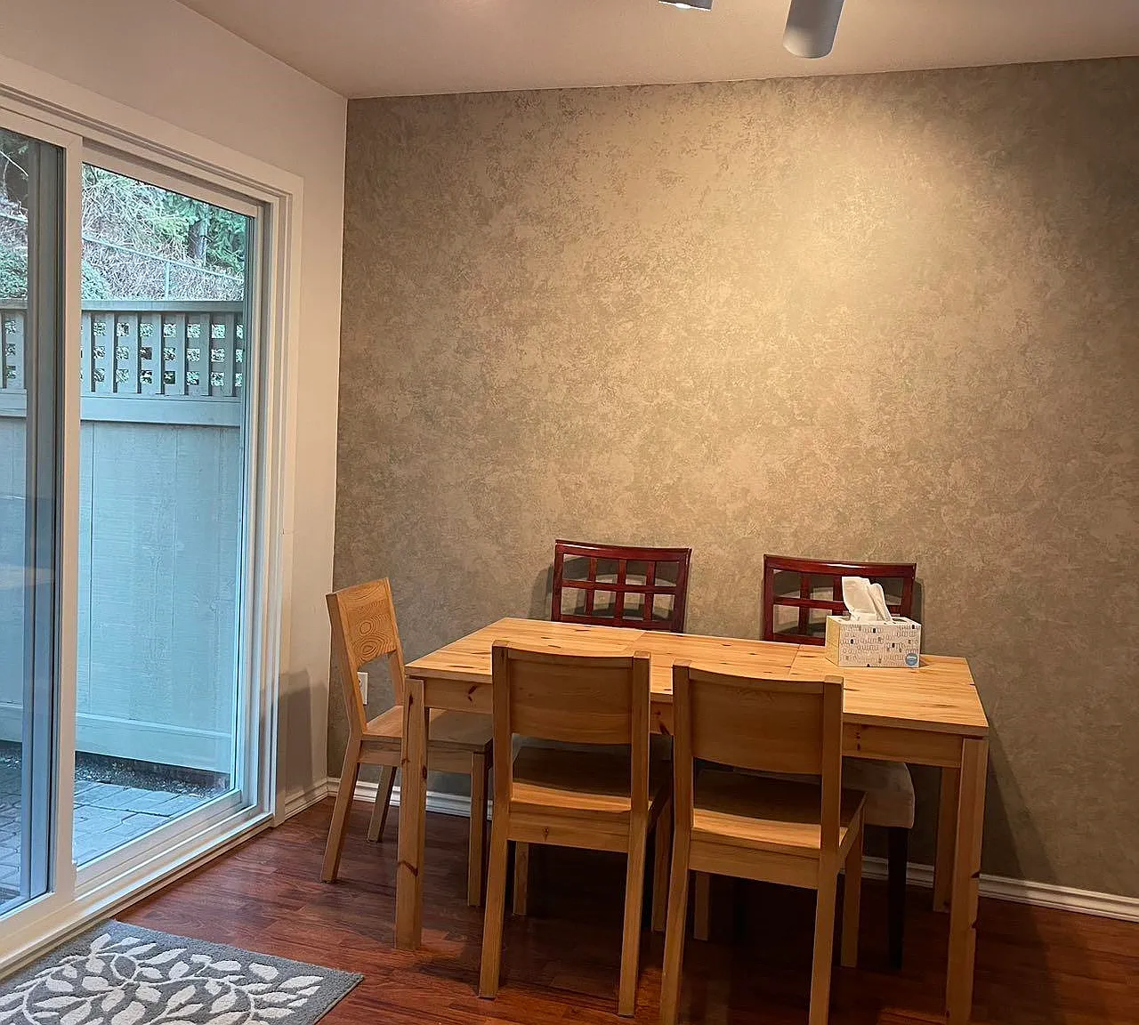 3 bed, 1300 sqft, $3,200 — Photo 3