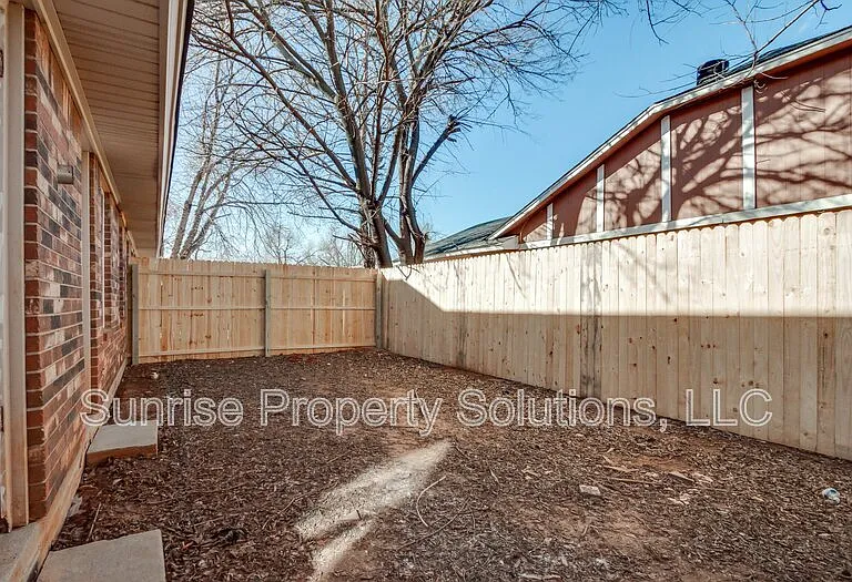 4713 Love Dr — Photo 26