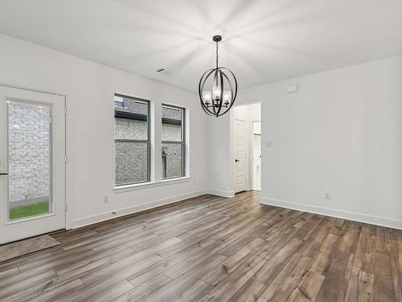 The Capri - Dining Room