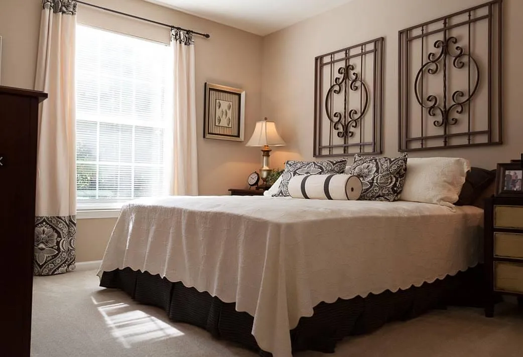 Centerville Manor Apartments — Photo 2